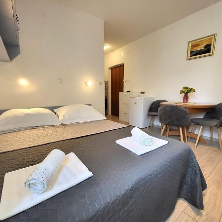 Mali Apartman U Centru Макарська Екстер'єр фото