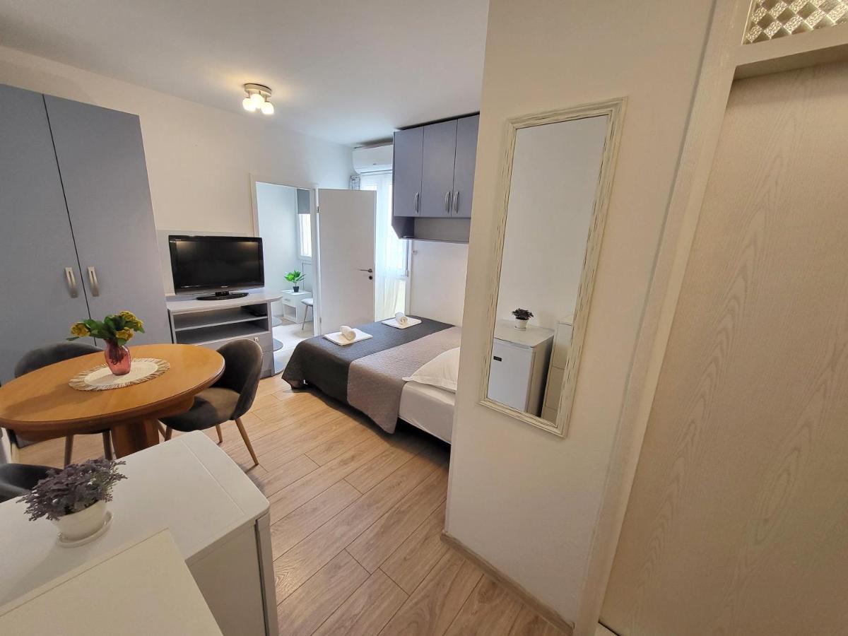 Mali Apartman U Centru Макарська Екстер'єр фото