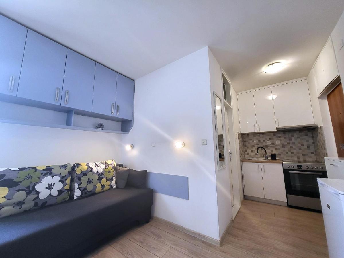 Mali Apartman U Centru Макарська Екстер'єр фото